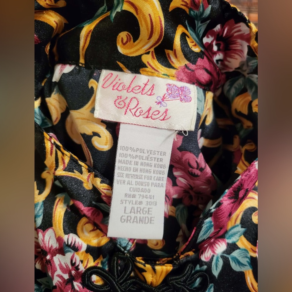 Elegant Floral Satin Women's Shirt - Picture 2 of 6